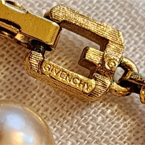🐢 Vintage Givenchy Hand Knotted Real Pearls - COMES WITH VELVET VINTAGE CASE! - Picture 4 of 17